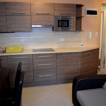 Appartement Balint & Timi Wellness Apartman *