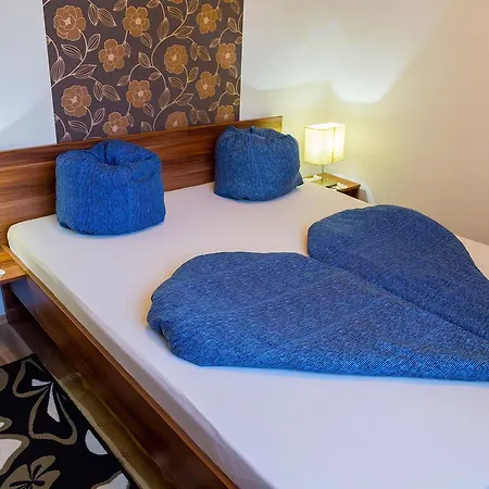 Balint & Timi Wellness Apartman Apartmán