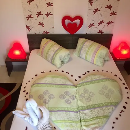 Balint & Timi Wellness Apartman Appartement