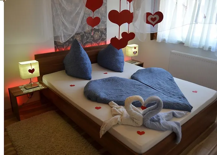 Balint & Timi Wellness Apartman *