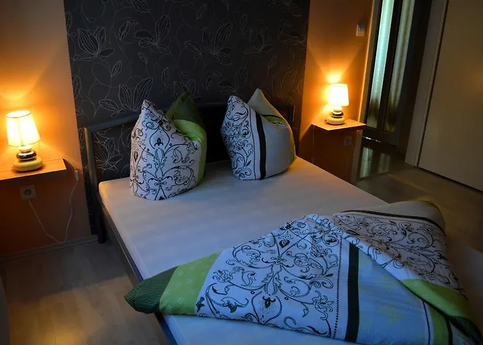 Balint & Timi Wellness Apartman Апартаменты Шиофок