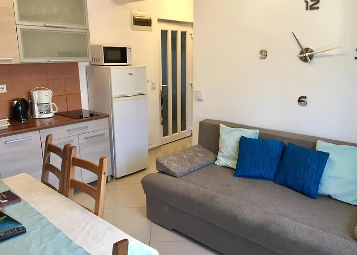 Balint & Timi Wellness Apartman Апартаменты *