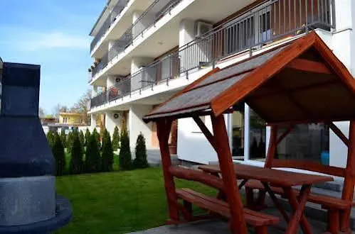 Апартаменты Balint & Timi Wellness Apartman Шиофок