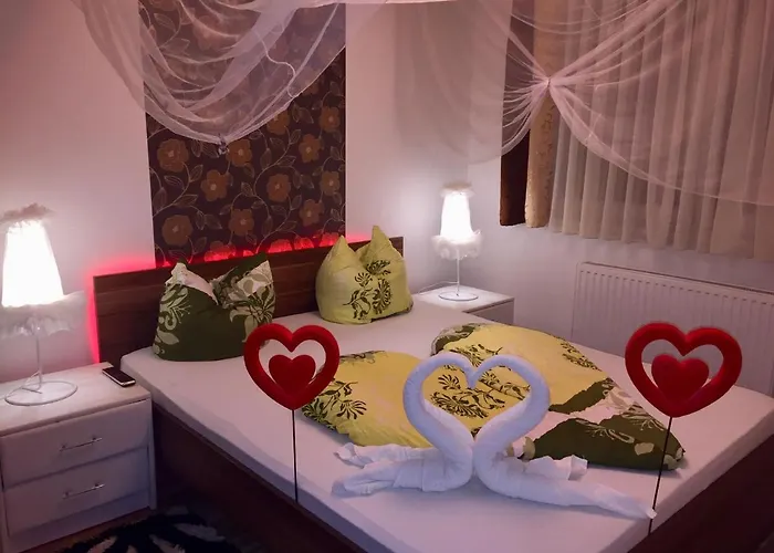 Апартаменты Balint & Timi Wellness Apartman Шиофок